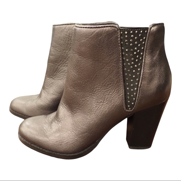 Reba sz 7 Zari leather studded metallic booties - Picture 3 of 15